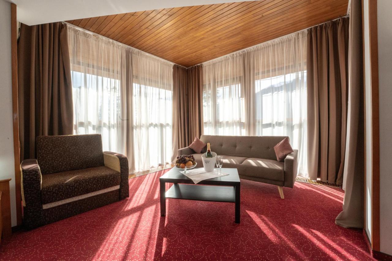 Hotel Cumpatu Sinaia Zewnętrze zdjęcie